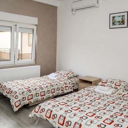 City Apartment Bb Баина-Башта Экстерьер фото
